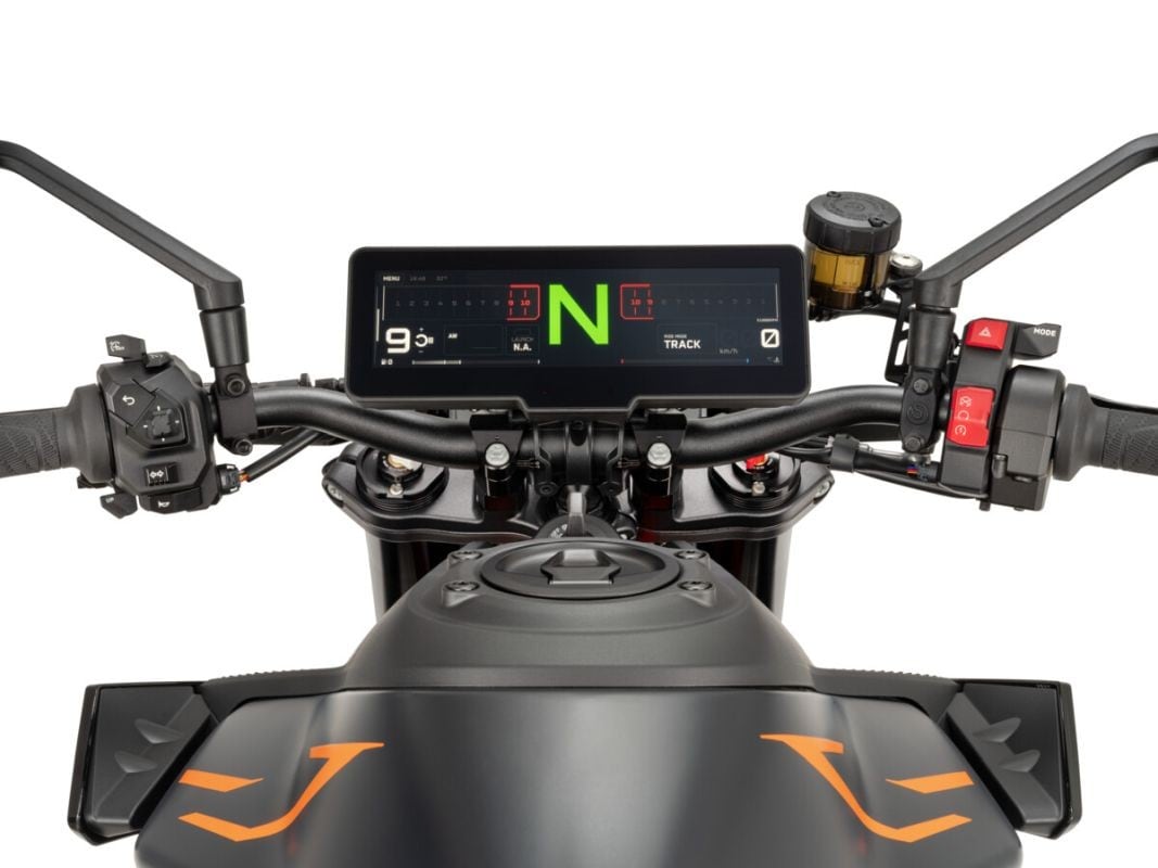 Da KTM i nuovi display TFT: interfacciarsi con la strumentazione non è mai stato così facile 